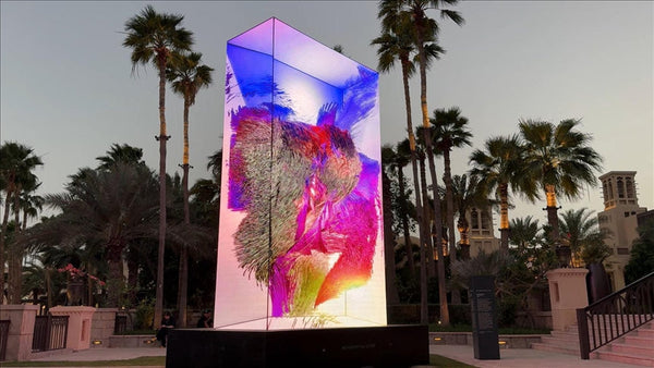 Ouchhh Studio unveiled its intercontinental real-time climate data sculpture at Art Dubai.